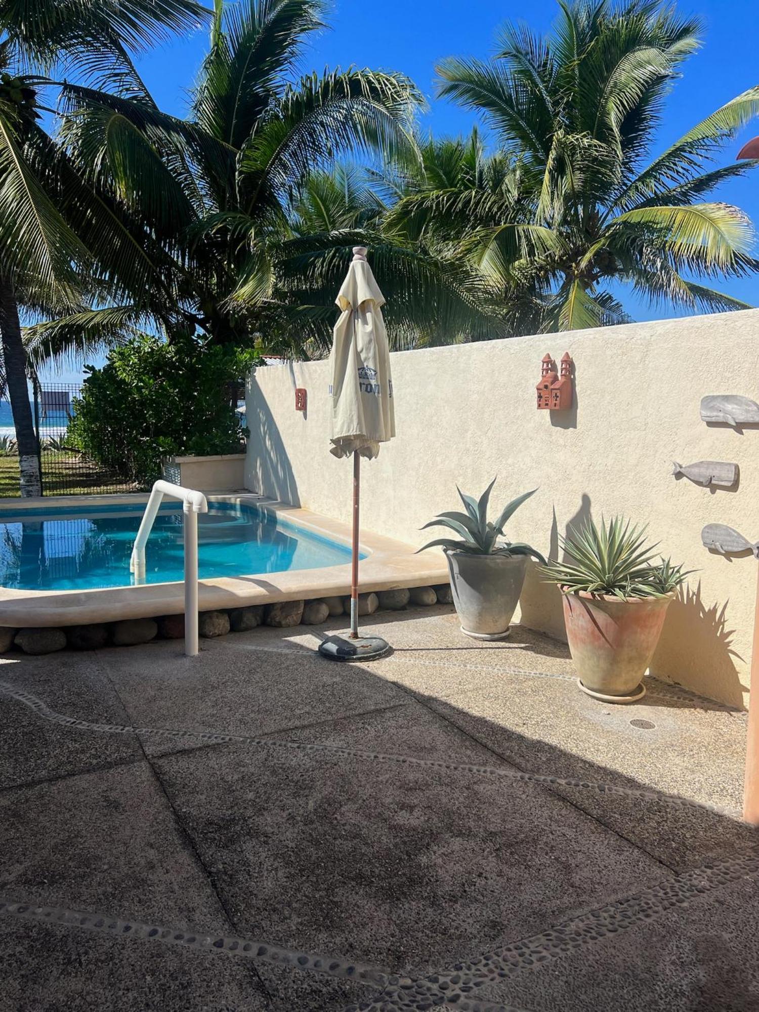 Casa Mana: Beachfront Home W/Pool On Playa Blanca Zihuatanejo Eksteriør billede