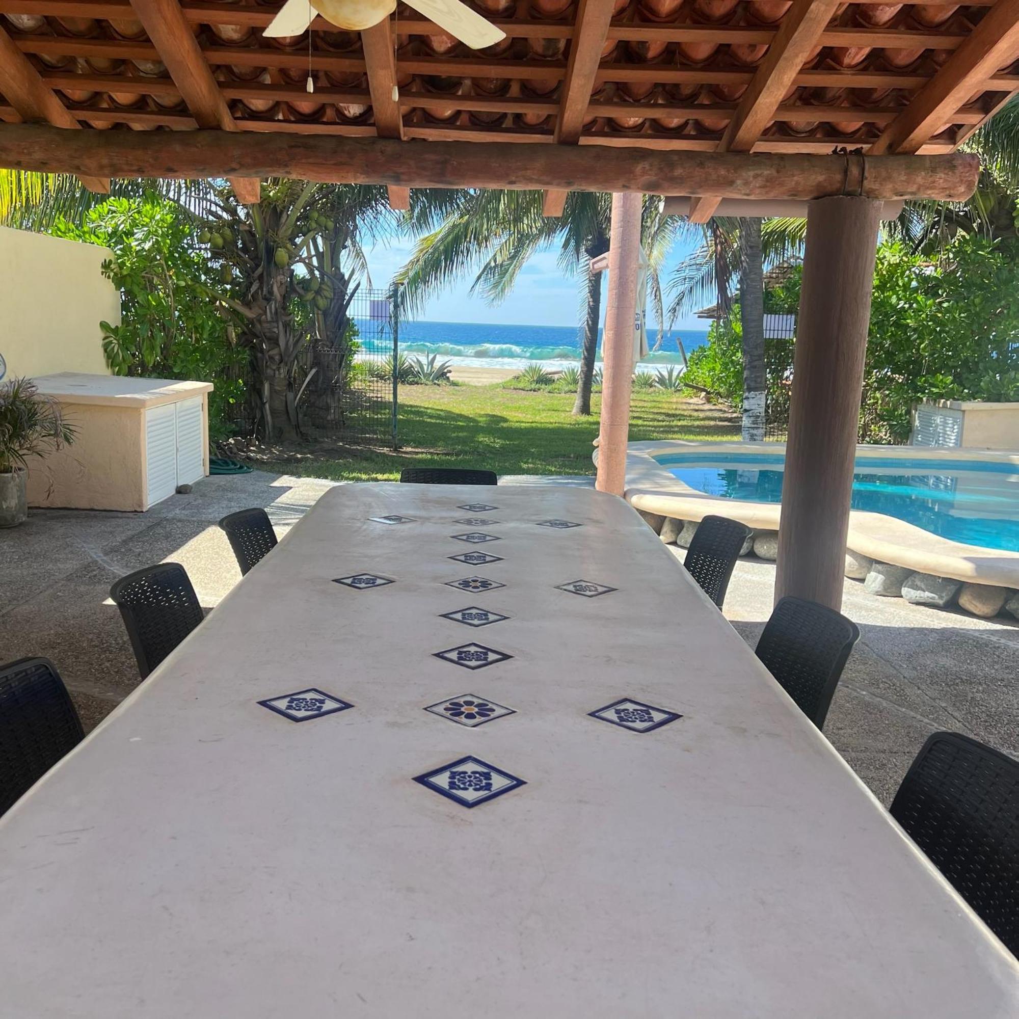 Casa Mana: Beachfront Home W/Pool On Playa Blanca Zihuatanejo Eksteriør billede