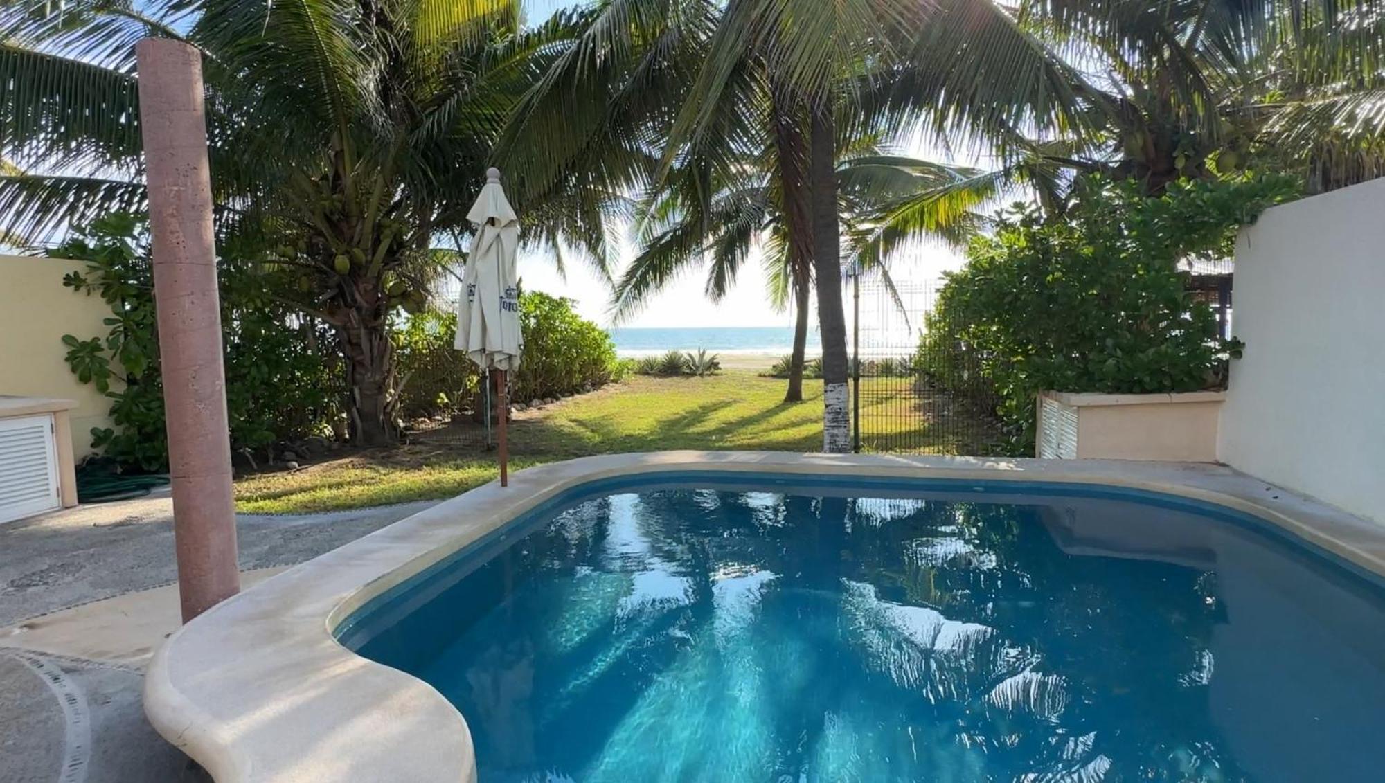 Casa Mana: Beachfront Home W/Pool On Playa Blanca Zihuatanejo Eksteriør billede